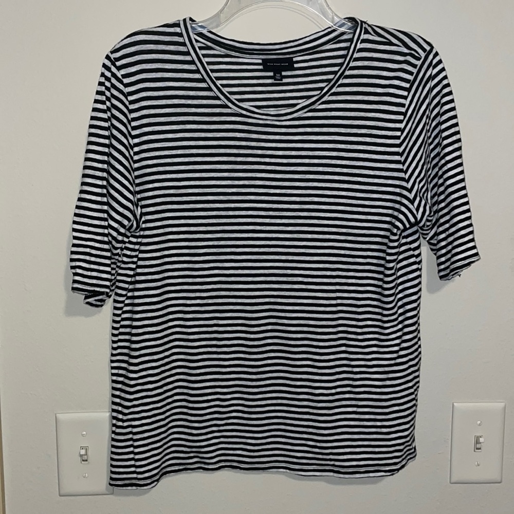 Black and white stripped 3/4 sleeve top